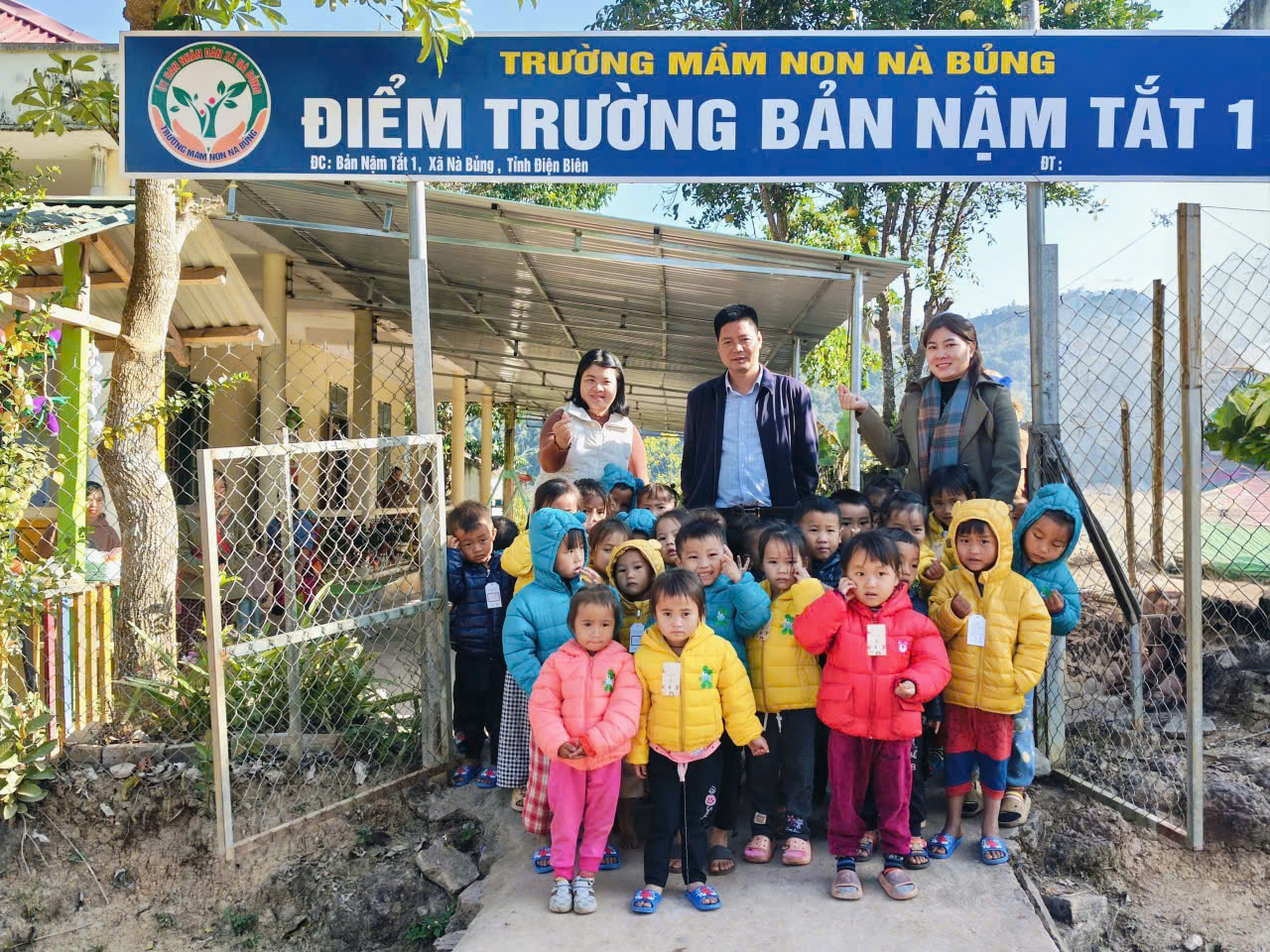 Tiếp nhận áo ấm cho trẻ Điểm trường Nậm Tắt 1, Nậm Tắt 2 10/12/2025